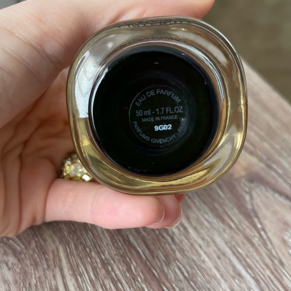 SOLD-Givenchy L’Interdit - Picture 3 of 3